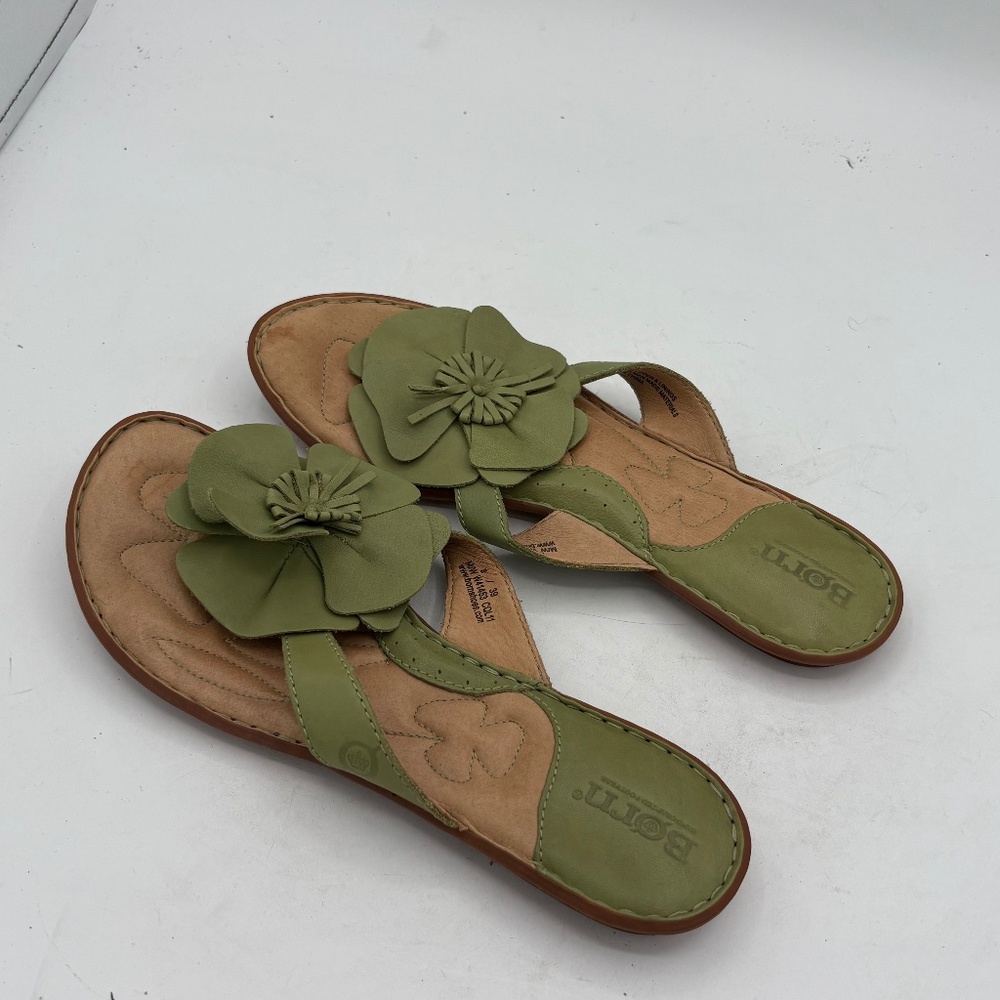 BORN Size 8/39 Green Flower Leather Thong Style Slides Sandals - Picture 3 of 8